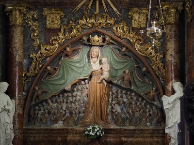 Žensko počelo je načelo vsebovanja. Prišel je čas, ko se moramo naučiti v sebi vsebovati vse človeško in se naučiti vse človeško globoko materinsko ljubiti.. "Človek sem in nič človeškega mi ni tuje." Podoba s Ptujske Gore.